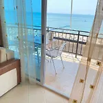 Solei Sea View Голем