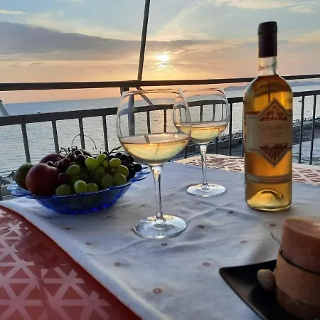 Solei Sea View Apartman Golem
